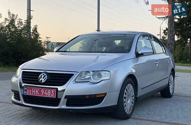 Седан Volkswagen Passat 2006 в Староконстантинове