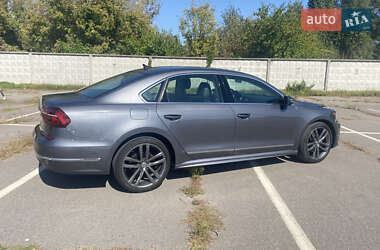 Седан Volkswagen Passat 2017 в 