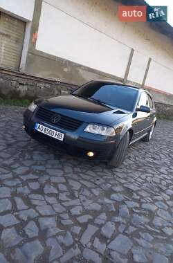 Седан Volkswagen Passat 2003 в 