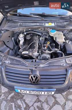 Седан Volkswagen Passat 2003 в 