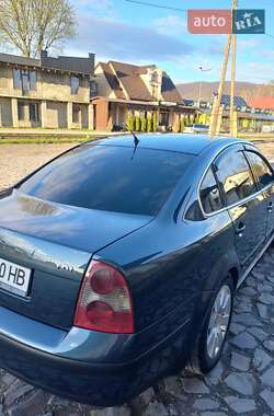 Седан Volkswagen Passat 2003 в 