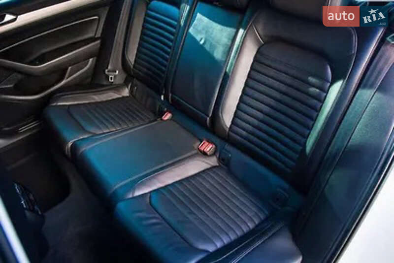 Універсал Volkswagen Passat 2017 в Дніпрі
