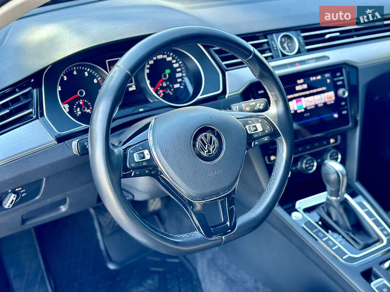 Седан Volkswagen Passat 2017 в Днепре фото 11 Седан Volkswagen Passat 2017 в Днепре