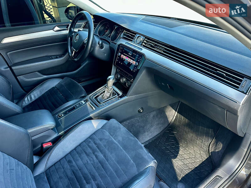 Седан Volkswagen Passat 2017 в Днепре фото 27 Седан Volkswagen Passat 2017 в Днепре
