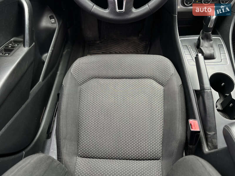 Седан Volkswagen Passat 2011 в Києві