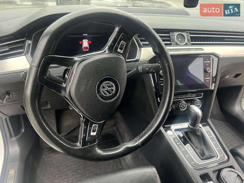 Универсал Volkswagen Passat 2018 в Житомире
