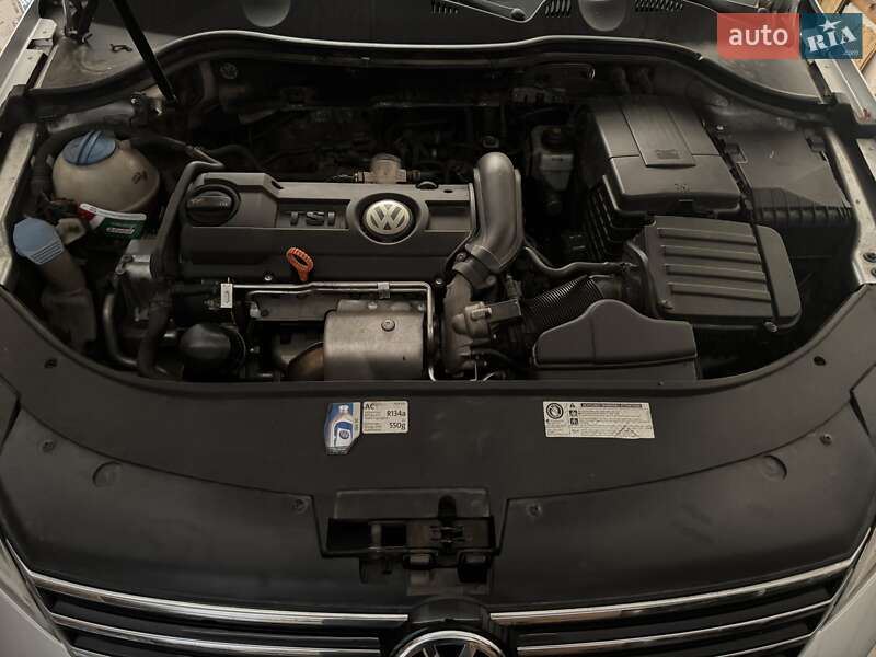 Універсал Volkswagen Passat 2012 в Херсоні