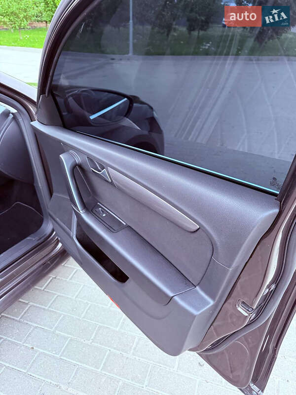 Универсал Volkswagen Passat 2013 в Радехове