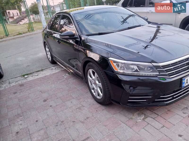 Седан Volkswagen Passat 2016 в Киеве
