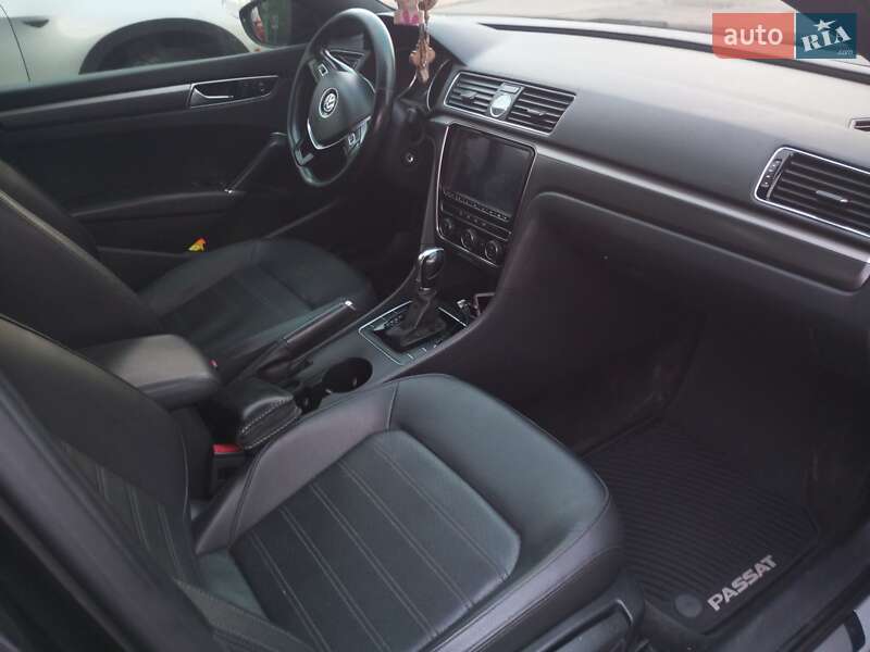 Седан Volkswagen Passat 2016 в Киеве