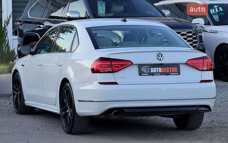 Седан Volkswagen Passat 2018 в Харькове