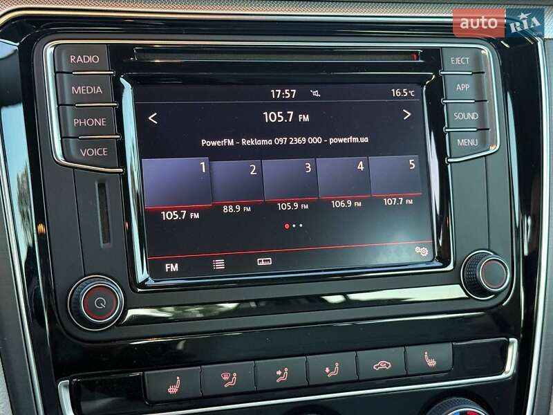 Седан Volkswagen Passat 2018 в Харькове