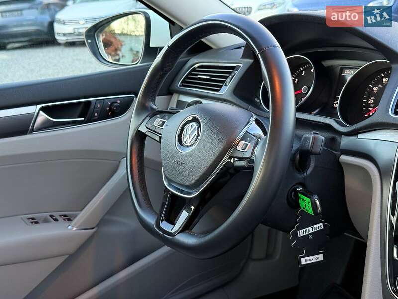 Седан Volkswagen Passat 2018 в Харькове