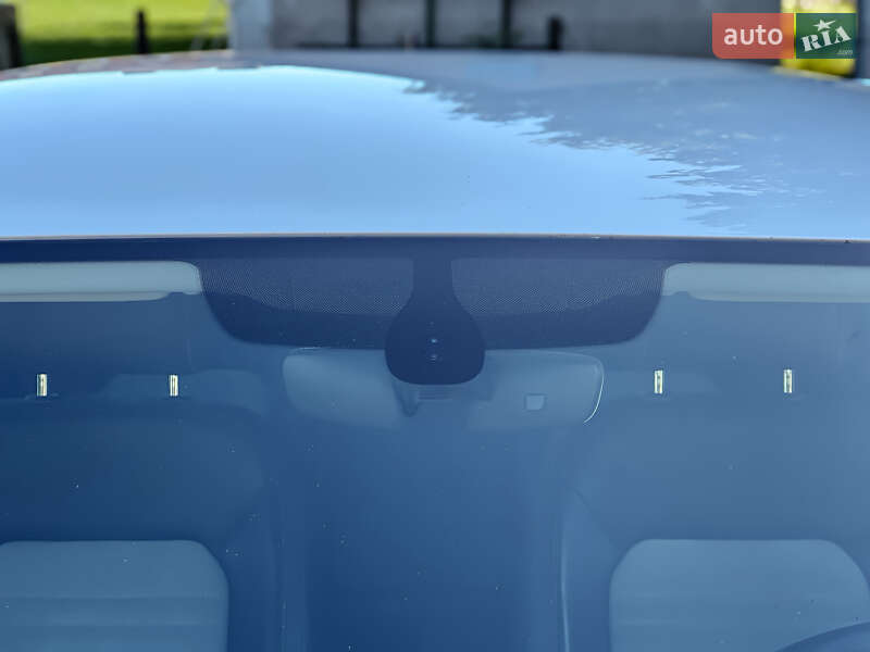 Седан Volkswagen Passat 2016 в Радивиліві