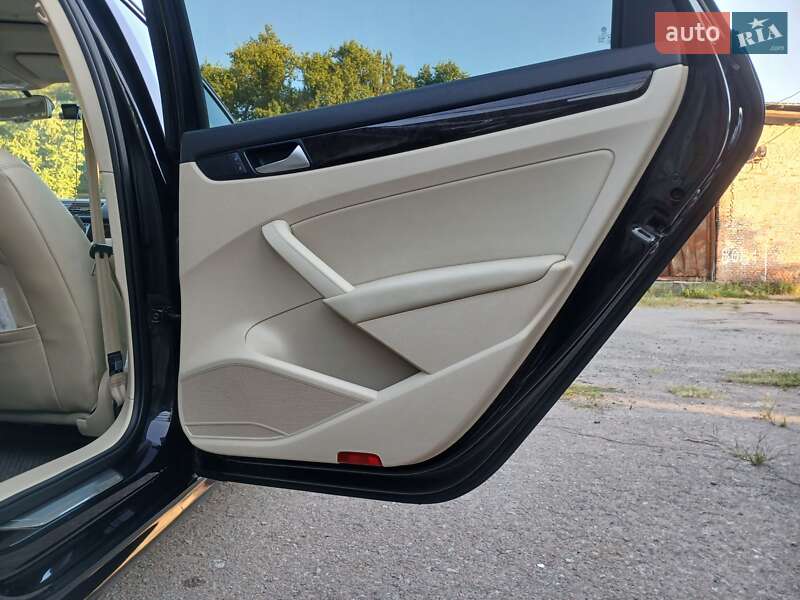 Седан Volkswagen Passat 2013 в Чернигове