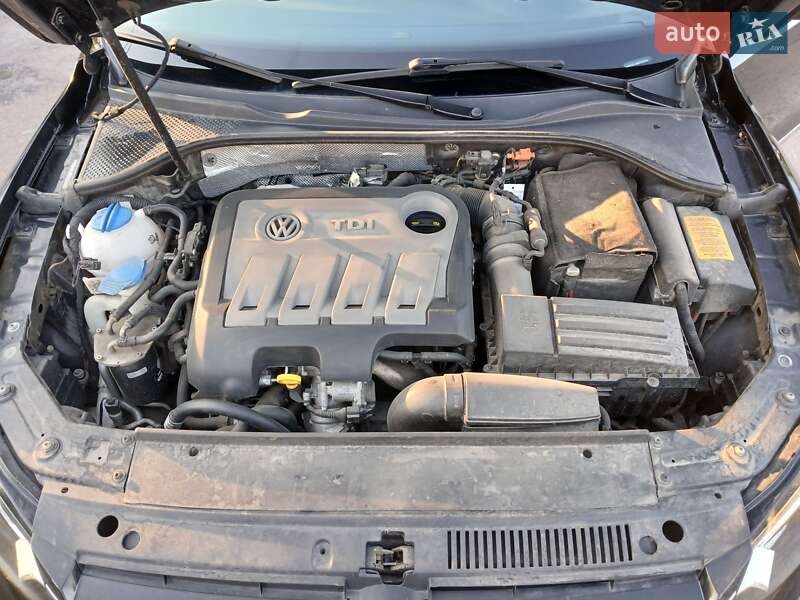 Седан Volkswagen Passat 2013 в Чернигове