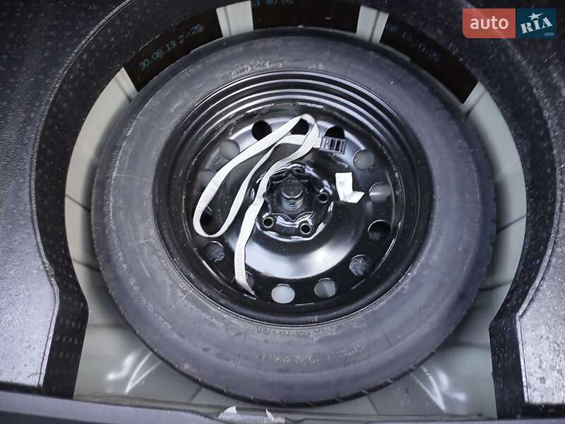 Седан Volkswagen Passat 2013 в Чернигове