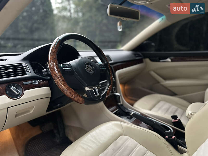 Седан Volkswagen Passat 2012 в Шепетовке