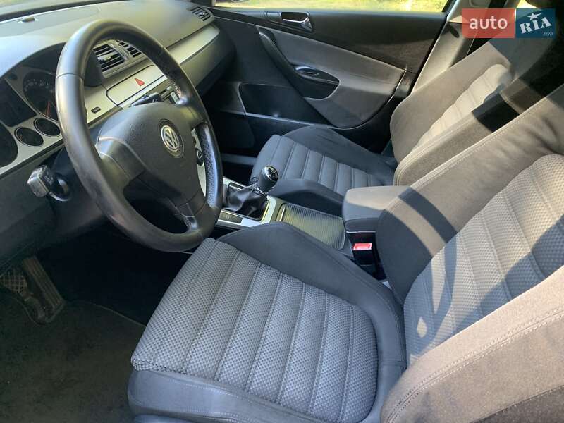 Седан Volkswagen Passat 2008 в Киверцах