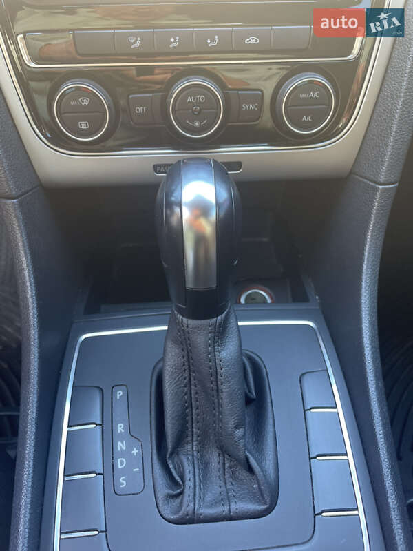 Седан Volkswagen Passat 2017 в Черкассах