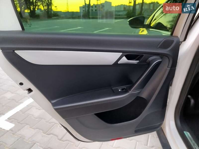 Универсал Volkswagen Passat 2014 в Виннице