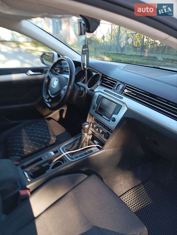 Универсал Volkswagen Passat 2015 в Зборове