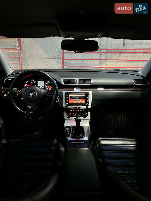 Универсал Volkswagen Passat 2011 в Косове