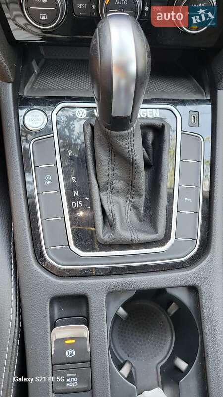 Универсал Volkswagen Passat 2020 в Киеве