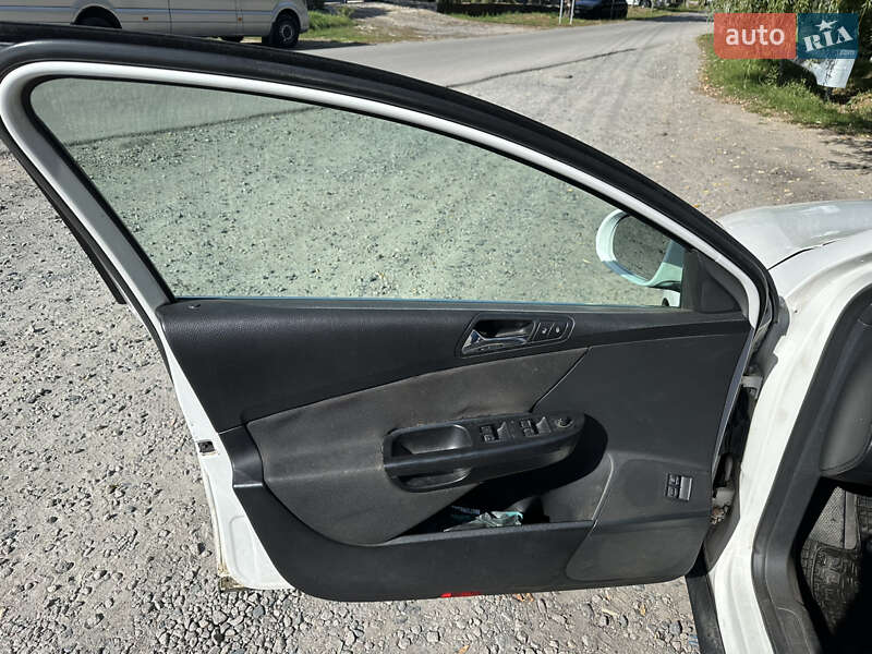 Универсал Volkswagen Passat 2006 в Умани