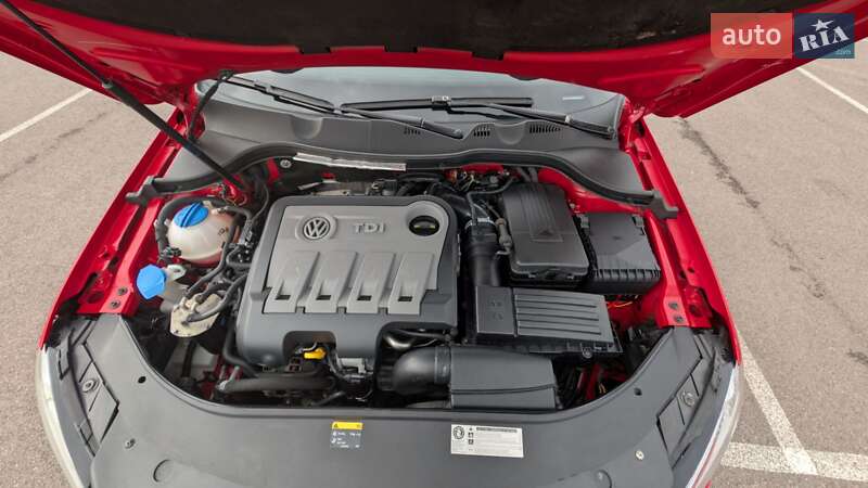 Универсал Volkswagen Passat 2014 в Ровно