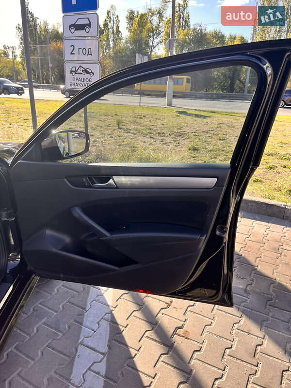Седан Volkswagen Passat 2014 в Днепре фото 24 Седан Volkswagen Passat 2014 в Днепре