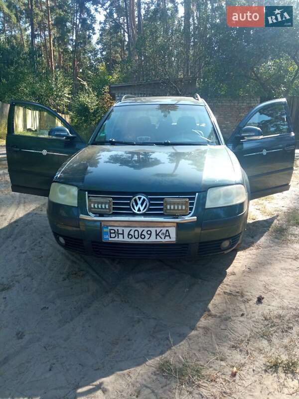 Универсал Volkswagen Passat 2003 в Гончаровском