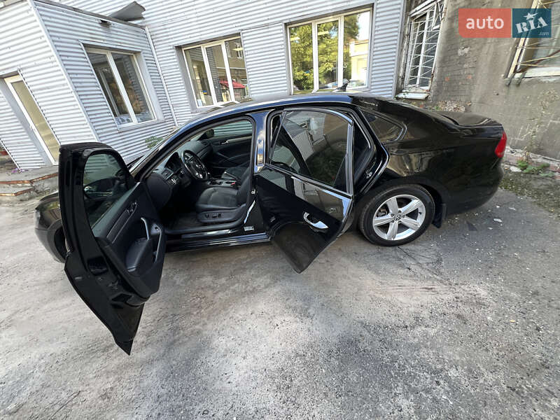 Седан Volkswagen Passat 2014 в Харькове