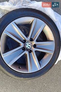 Седан Volkswagen Passat 2012 в 