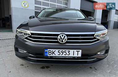 Універсал Volkswagen Passat 2019 в Сарнах