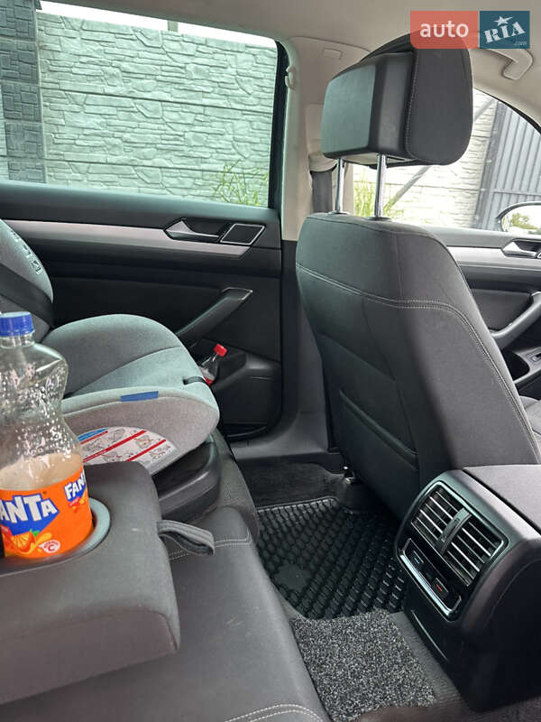 Універсал Volkswagen Passat 2015 в Хмельницькому