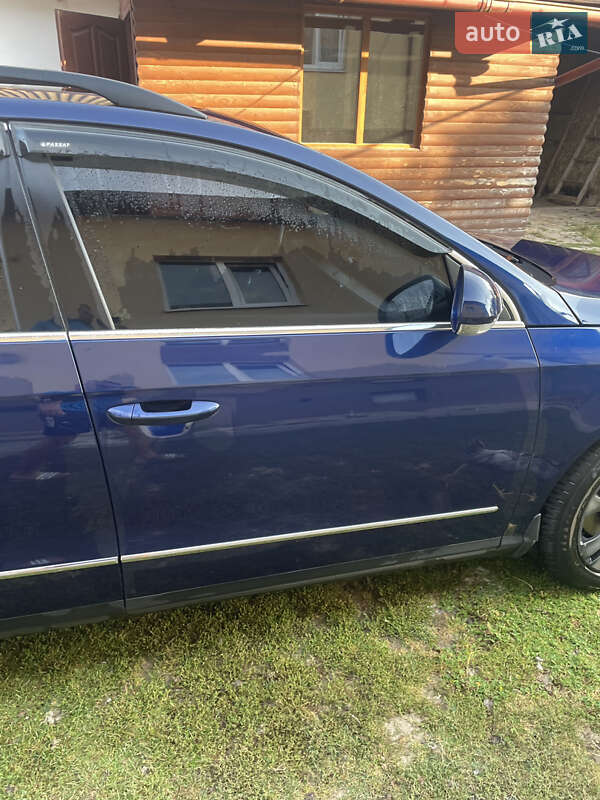 Универсал Volkswagen Passat 2009 в Ивано-Франковске