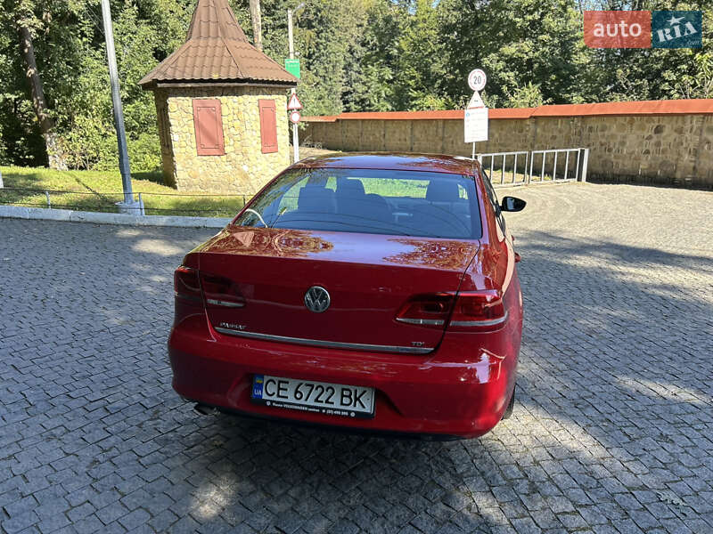 Седан Volkswagen Passat 2013 в Черновцах