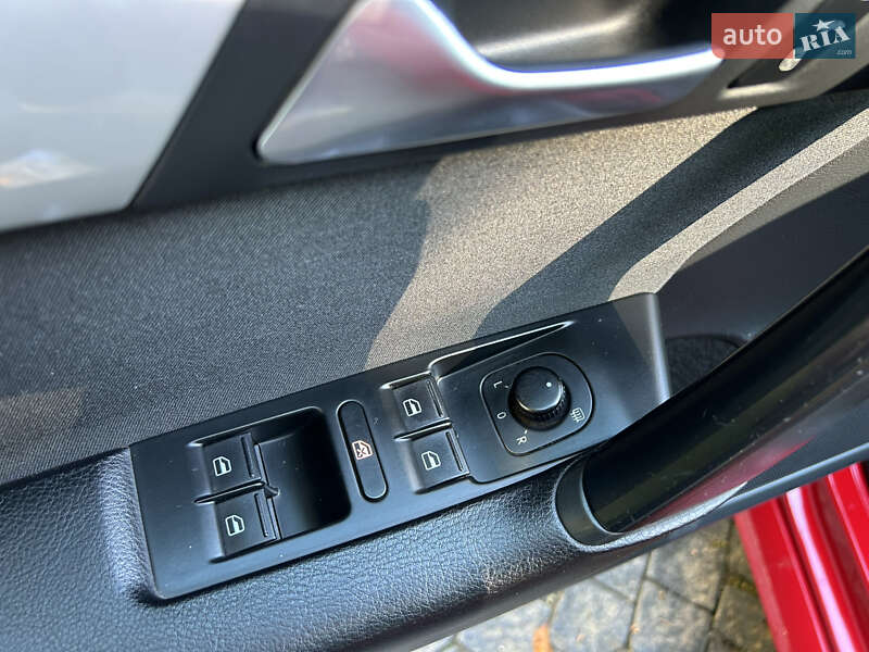 Седан Volkswagen Passat 2013 в Черновцах