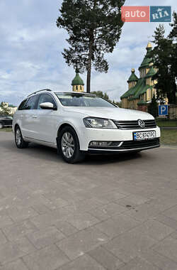 Универсал Volkswagen Passat 2012 в Львове