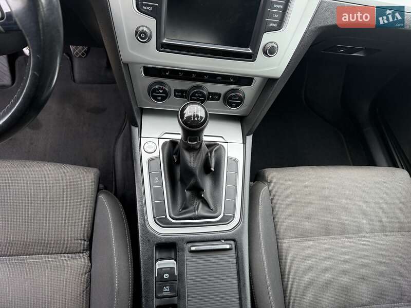 Универсал Volkswagen Passat 2015 в Луцке