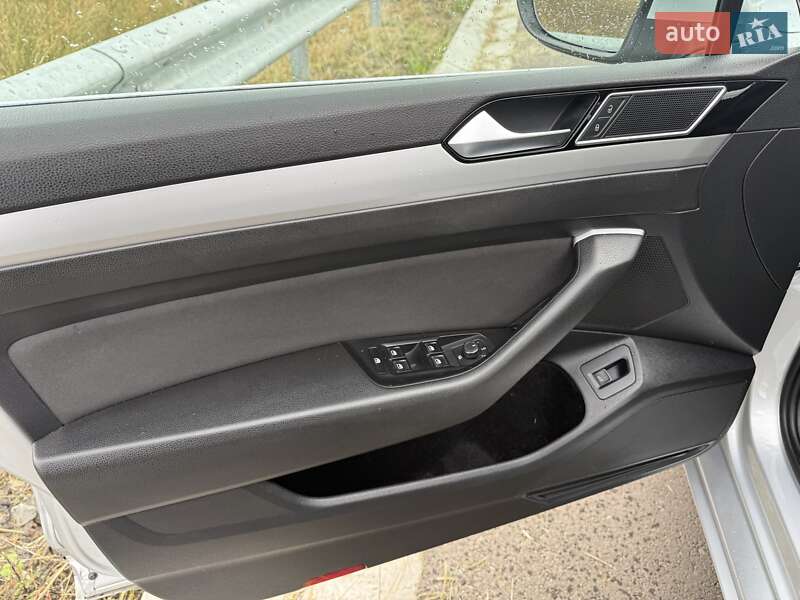 Универсал Volkswagen Passat 2015 в Луцке