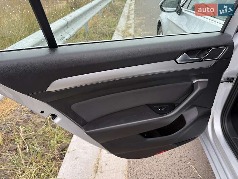 Универсал Volkswagen Passat 2015 в Луцке