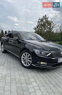 Седан Volkswagen Passat 2015 в Мостиській