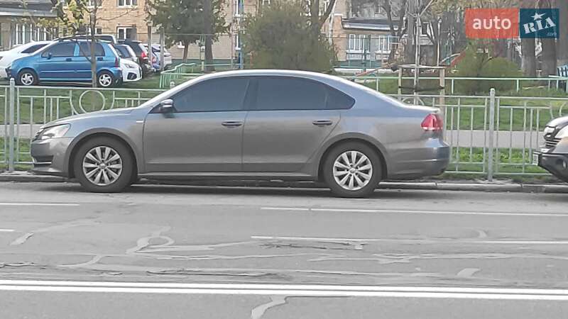 Седан Volkswagen Passat 2013 в Киеве