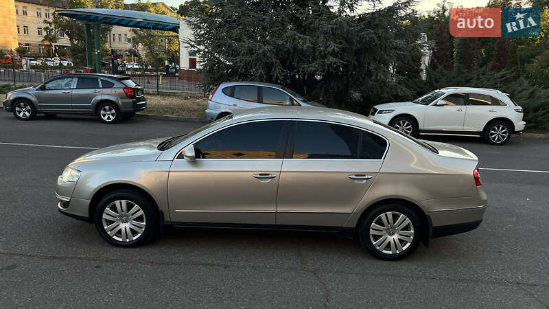 Седан Volkswagen Passat 2007 в Одессе