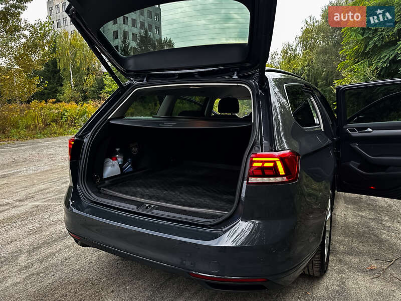 Універсал Volkswagen Passat 2021 в Житомирі