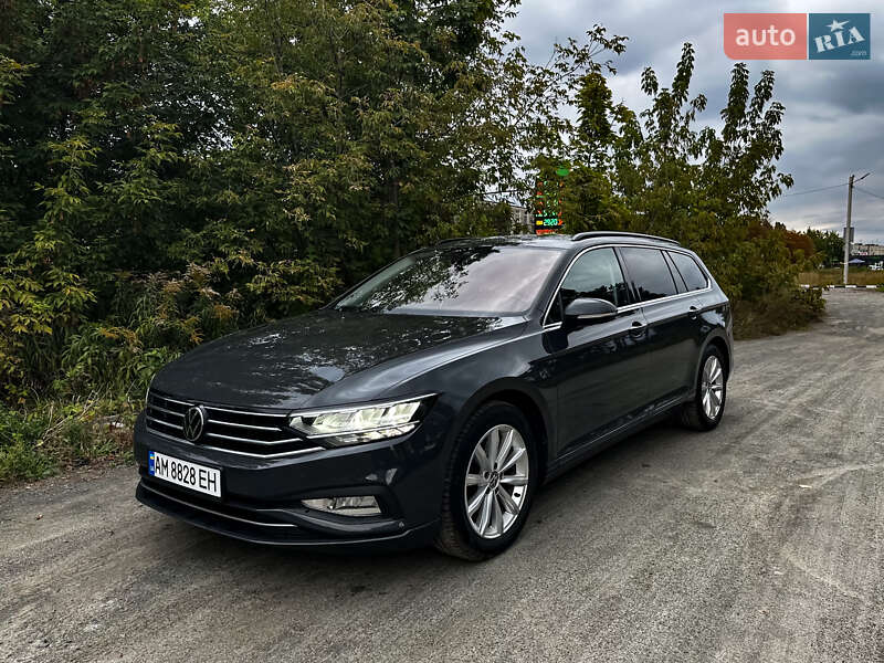 Універсал Volkswagen Passat 2021 в Житомирі