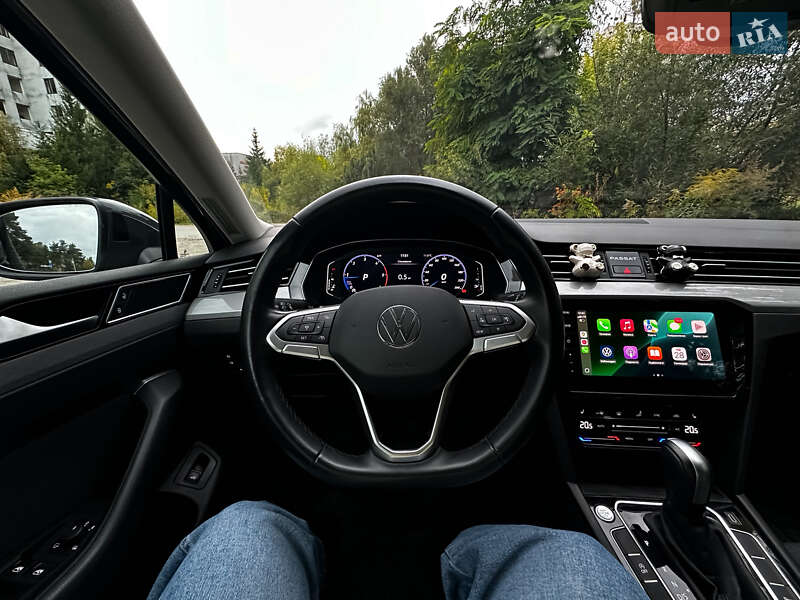 Універсал Volkswagen Passat 2021 в Житомирі