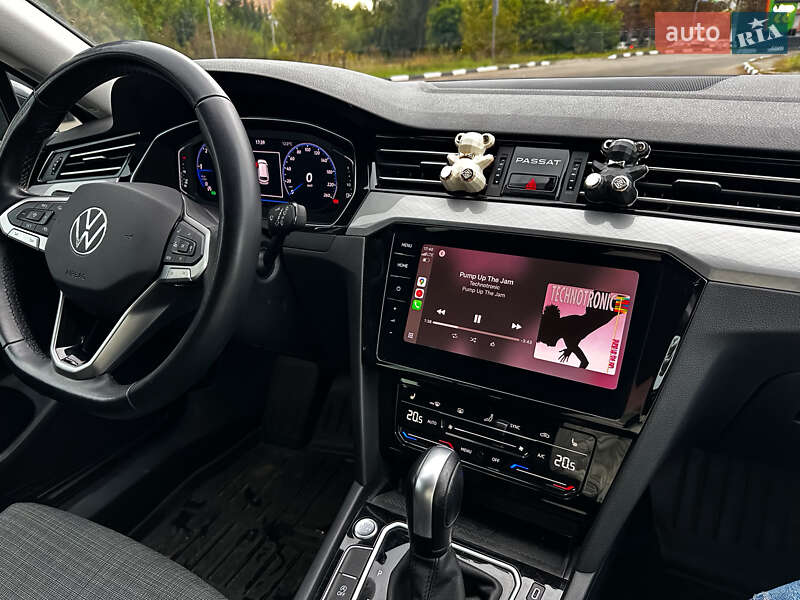 Універсал Volkswagen Passat 2021 в Житомирі